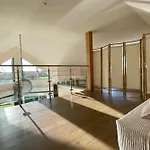 Holiday home Le Clos Des Cigognes - Architect-designed House Near Omaha *