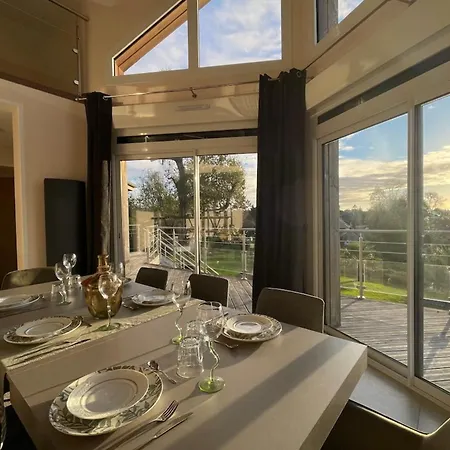 Casa vacanze Le Clos Des Cigognes - Architect-designed House Near Omaha