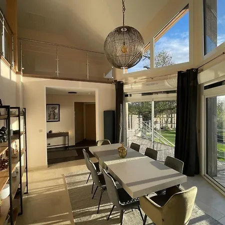 Holiday home Le Clos Des Cigognes - Architect-designed House Near Omaha *