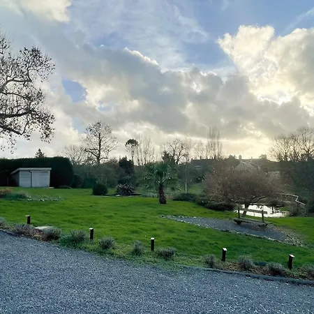 Le Clos Des Cigognes - Architect-designed House Near Omaha