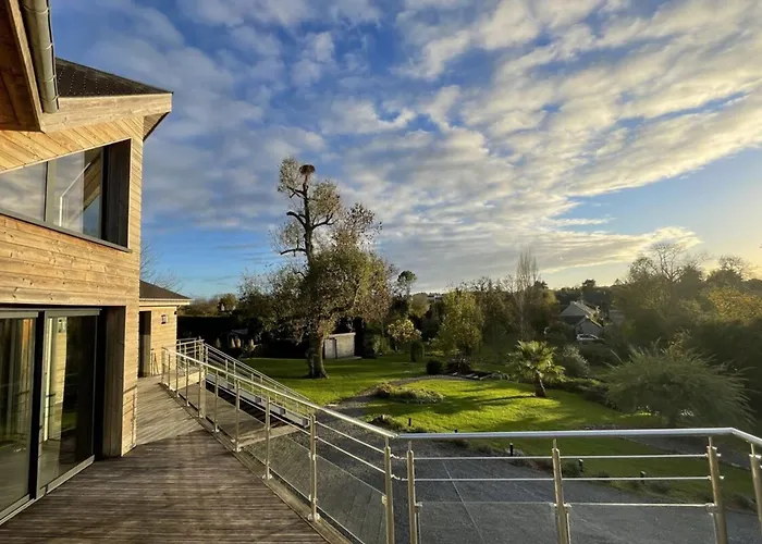 Holiday home Le Clos Des Cigognes - Architect-designed House Near Omaha Trevieres