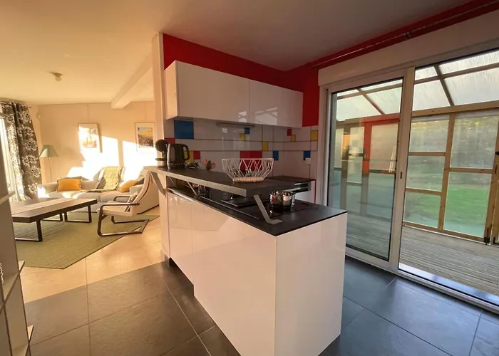 Le Clos Des Cigognes - Architect-designed House Near Omaha Holiday home *