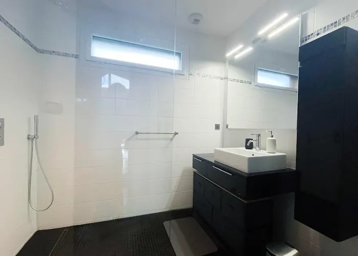 Holiday home Le Clos Des Cigognes - Architect-designed House Near Omaha