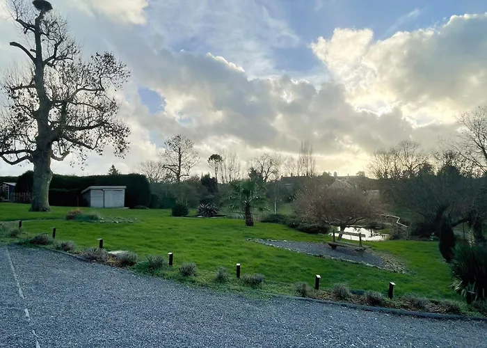 Le Clos Des Cigognes - Architect-designed House Near Omaha